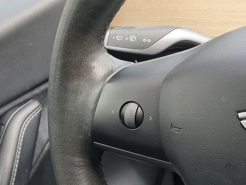 Used 2022 Tesla Model Y Performance AWD/4WD image 29