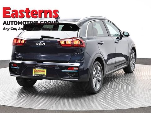 Used 2022 Kia Niro EX w/ Cold Weather Package FWD image 5