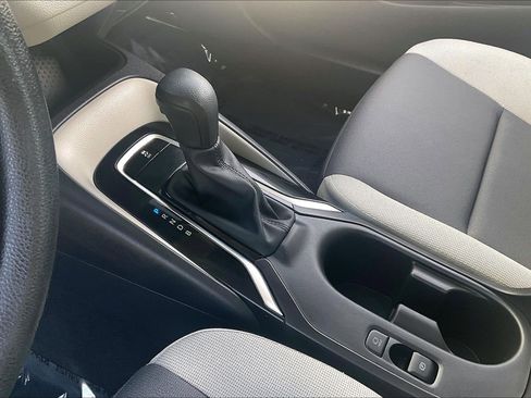 Used 2025 Toyota Corolla LE image 22