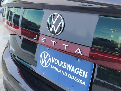 Used 2025 Volkswagen Jetta S image 10