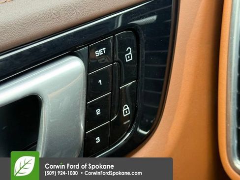 Used 2021 Porsche Cayenne S w/ Premium Package Plus AWD/4WD image 23