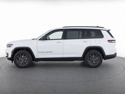 Used 2024 Jeep Grand Cherokee L Laredo RWD image 4