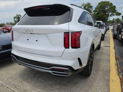 Certified 2023 Kia Sorento SX FWD image 15