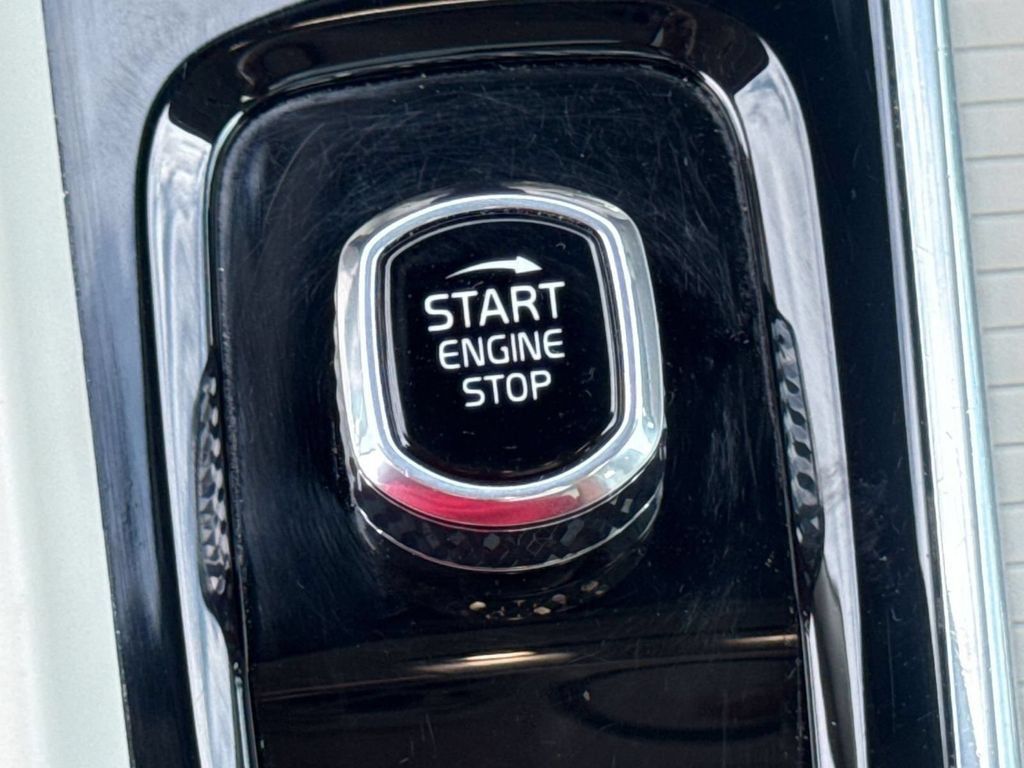 Used 2024 Volvo S60 B5 Core FWD image 22