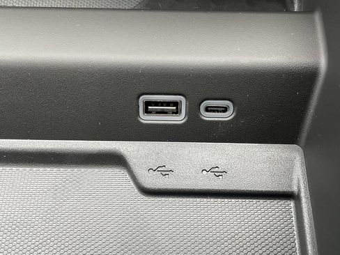 New 2025 Chevrolet Suburban High Country image 27