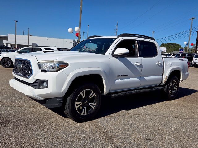 Used 2018 Toyota Tacoma TRD Sport w/ Technology Package RWD image 3