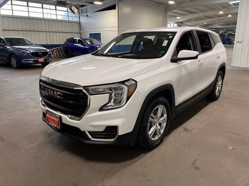 Used 2024 GMC Terrain SLE image 7
