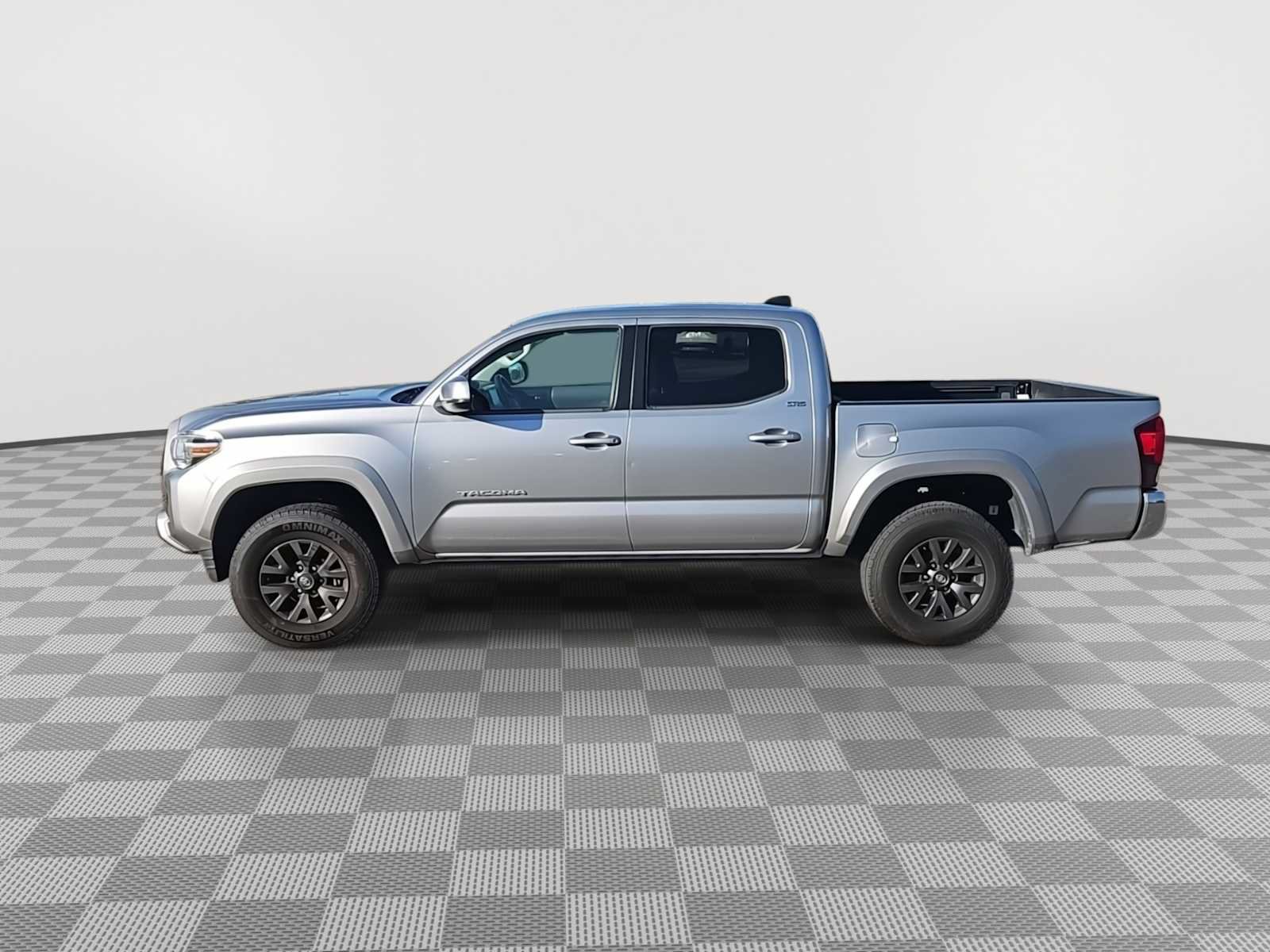 Used 2021 Toyota Tacoma SR5 RWD image 5