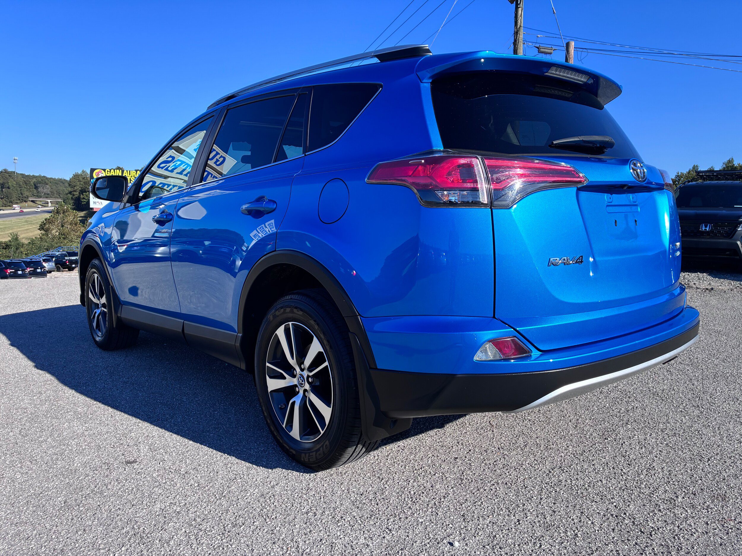Used 2016 Toyota RAV4 XLE AWD/4WD image 7