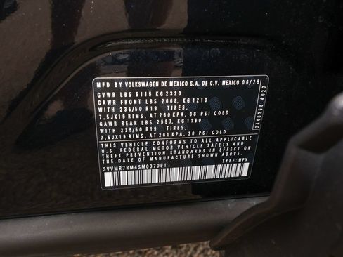 Used 2025 Volkswagen Tiguan SE w/ Panoramic Sunroof Package AWD/4WD image 33