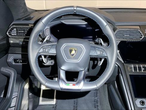 Used 2022 Lamborghini Urus AWD/4WD image 9