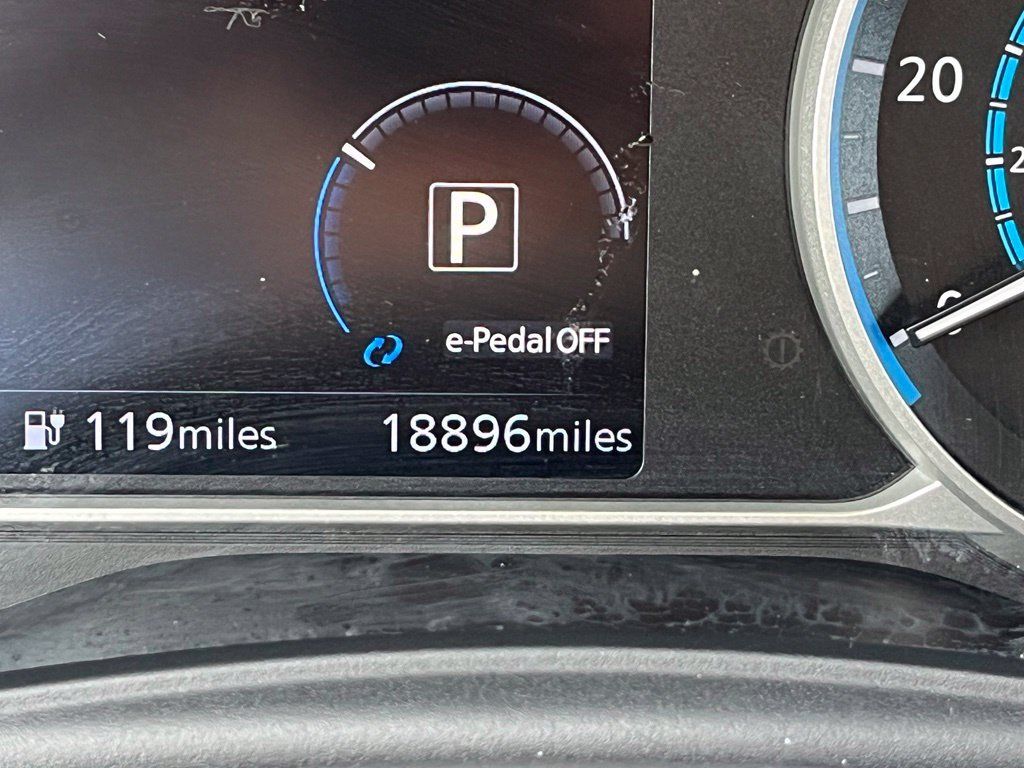 Used 2025 Nissan Leaf S FWD image 19