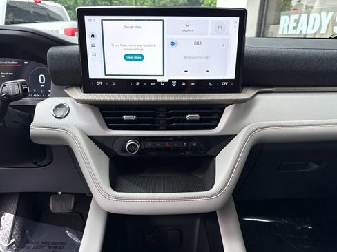 New 2026 Ford Explorer Active w/ Active Comfort Package AWD/4WD image 17
