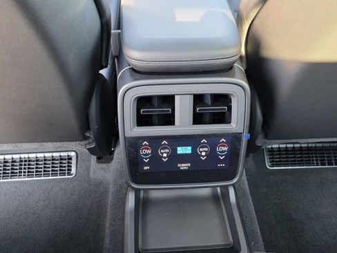 New 2025 Porsche Taycan image 30