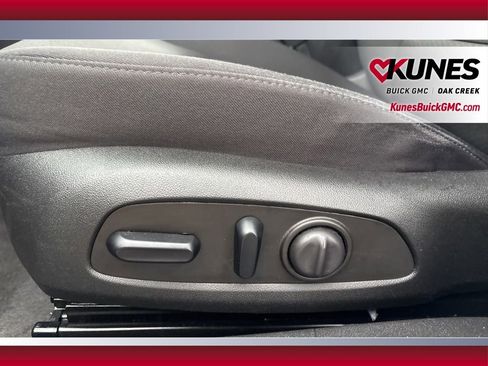 Used 2023 Chevrolet Malibu LT image 10