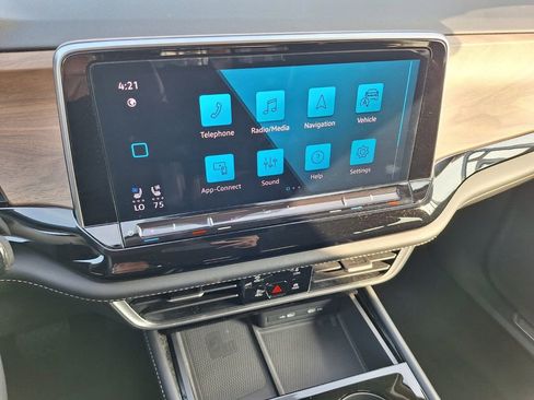 Used 2024 Volkswagen Atlas SE image 11