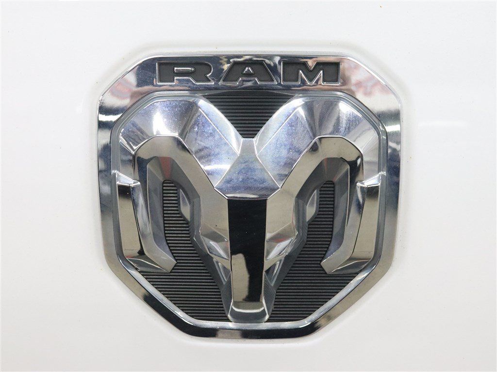 Used 2020 RAM 1500 Laramie w/ Sport Appearance Package AWD/4WD image 11
