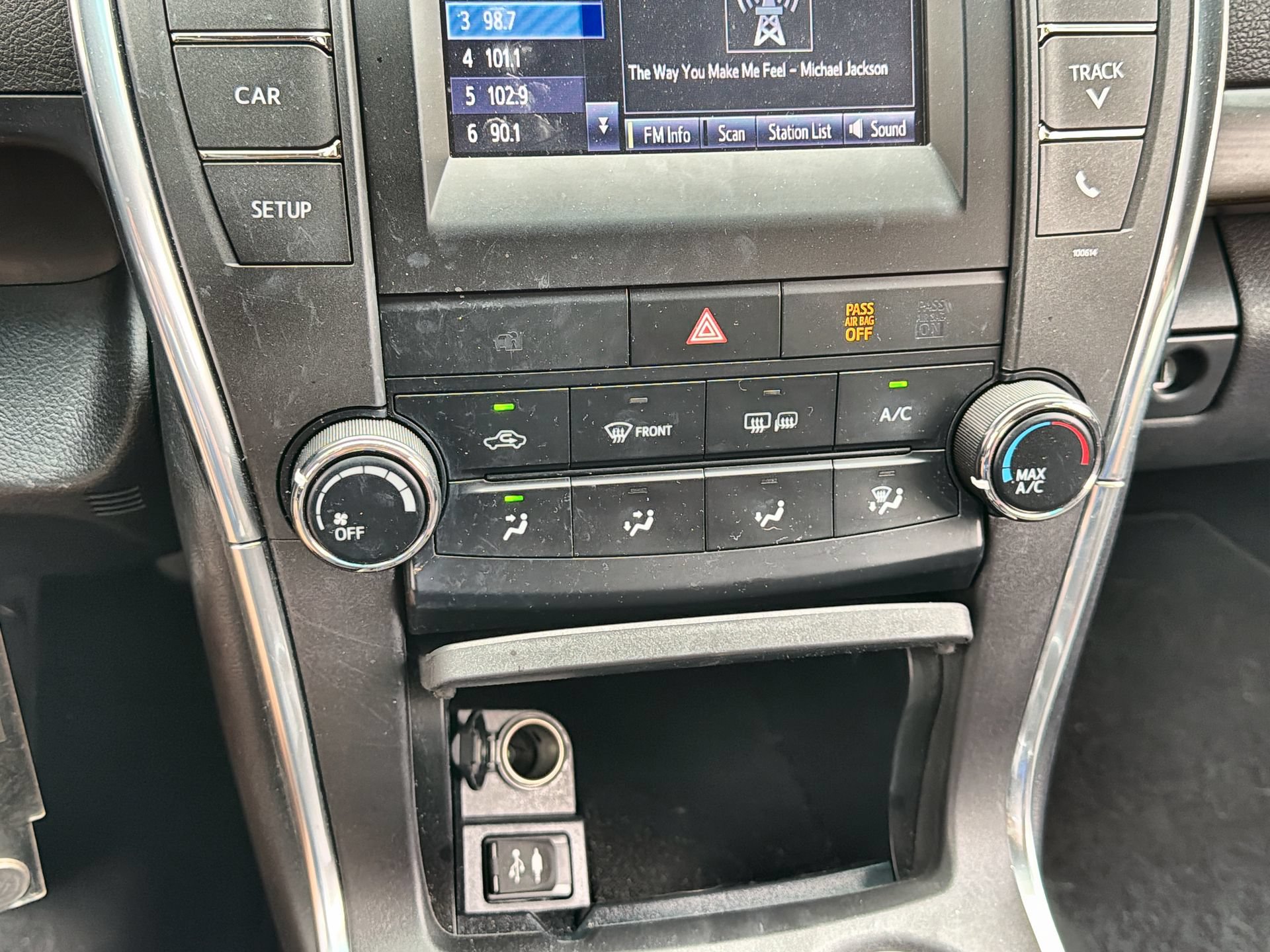 Used 2017 Toyota Camry LE FWD image 18