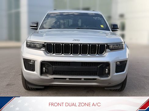 Used 2022 Jeep Grand Cherokee Overland w/ Luxury Tech Group IV AWD/4WD image 5