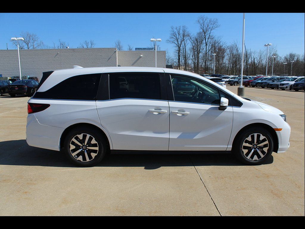 New 2026 Honda Odyssey EX-L image 3