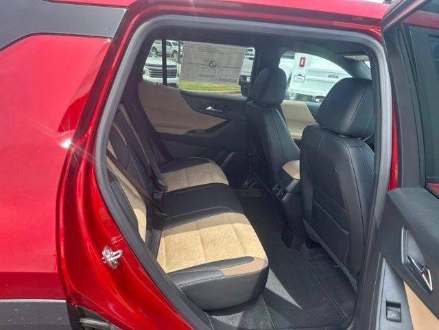 New 2026 Chevrolet Equinox ACTIV w/ Convenience Package III FWD image 32