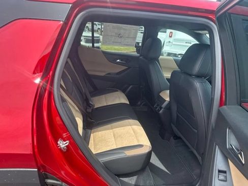New 2026 Chevrolet Equinox ACTIV w/ Convenience Package III FWD image 32