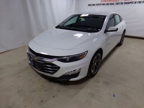 Used 2023 Chevrolet Malibu LT w/ Driver Confidence Package image 3
