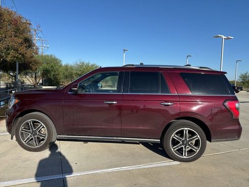 Used 2021 Ford Expedition Limited image 6