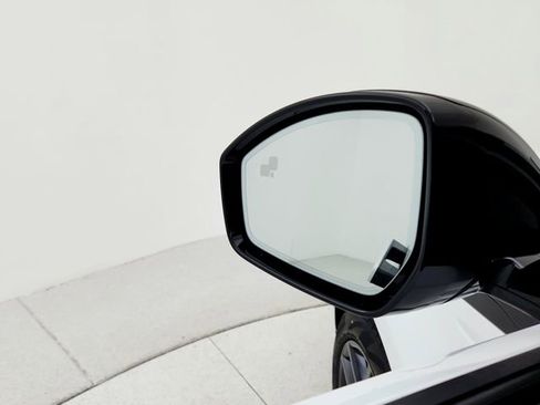 New 2025 Land Rover Range Rover Evoque S image 23