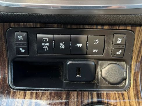 Used 2015 GMC Acadia Denali AWD/4WD image 16