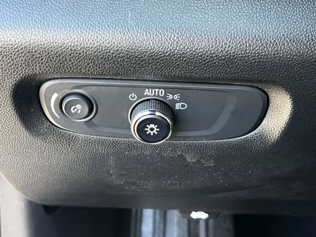 Used 2023 Chevrolet Traverse RS AWD/4WD image 20
