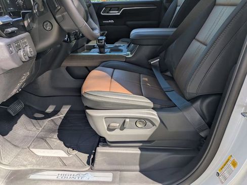 New 2026 Chevrolet Silverado 1500 High Country AWD/4WD image 11