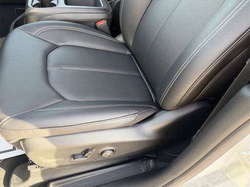 New 2026 Chrysler Pacifica Select w/ S Appearance Package image 12
