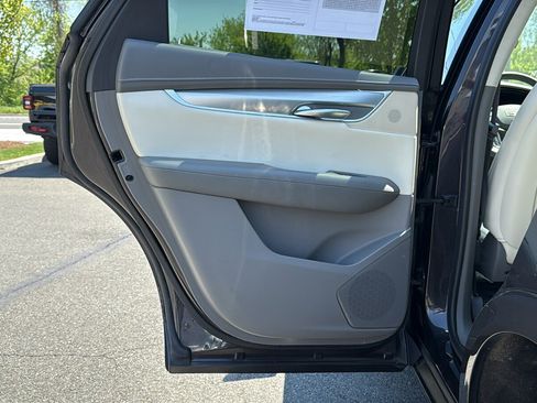 Used 2018 Cadillac XT5 Luxury AWD/4WD image 24