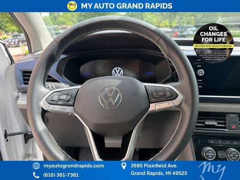 Used 2024 Volkswagen Taos SE w/ Panoramic Sunroof Package AWD/4WD image 14