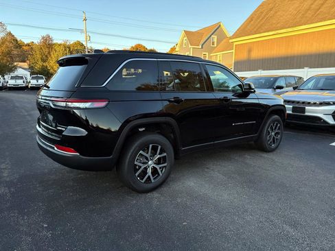 New 2025 Jeep Grand Cherokee Limited image 2