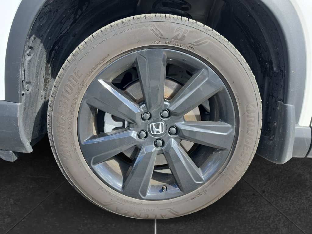 Used 2025 Honda Pilot Black Edition image 15