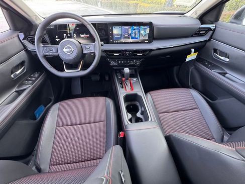 New 2026 Nissan Kicks SR w/ SR Premium Package FWD image 11