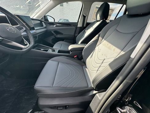 New 2026 Volkswagen Tiguan SE image 27