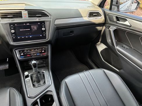 Used 2023 Volkswagen Tiguan SE FWD image 19