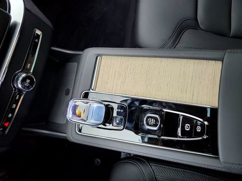New 2026 Volvo XC90 T8 Plus w/ Protection Package AWD/4WD image 26