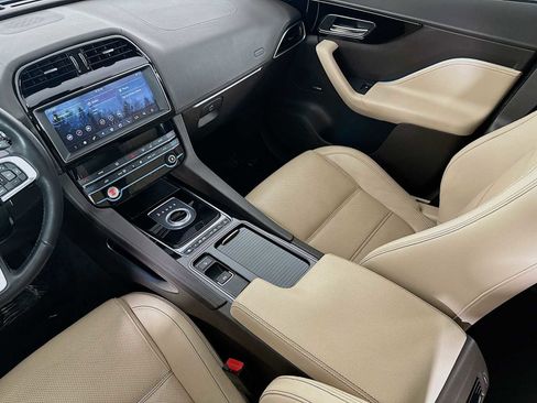 Used 2020 Jaguar F-PACE Prestige AWD/4WD image 21