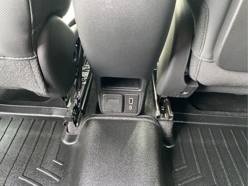 Certified 2023 Chevrolet TrailBlazer RS w/ Technology Package AWD/4WD image 30