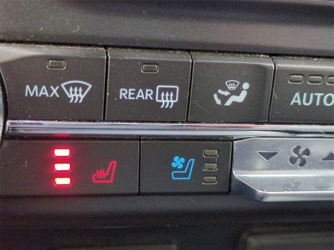 Certified 2021 Ford F150 Lariat image 22