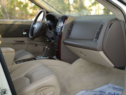 Used 2006 Cadillac SRX w/ Seating Package image 31