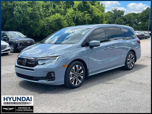 Used 2025 Honda Odyssey Elite image 3