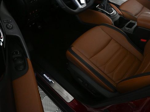 Used 2017 Nissan Rogue SL w/ SL Premium Package image 7