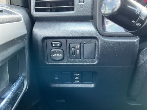 Used 2016 Toyota 4Runner SR5 AWD/4WD image 17