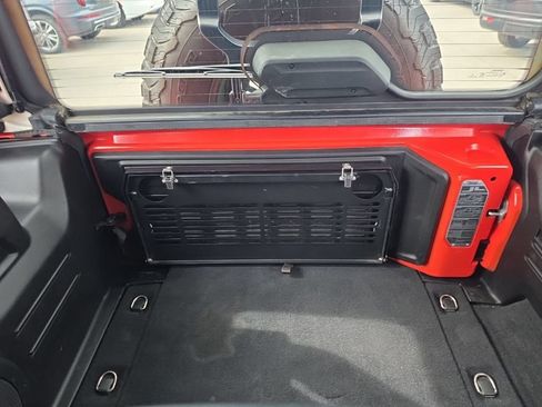 Used 2018 Jeep Wrangler Unlimited Rubicon AWD/4WD image 12