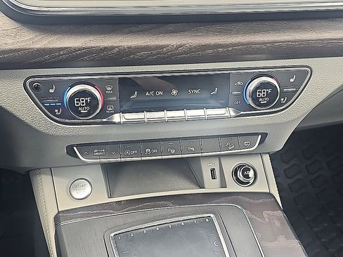 Used 2020 Audi Q5 Prestige AWD/4WD image 25